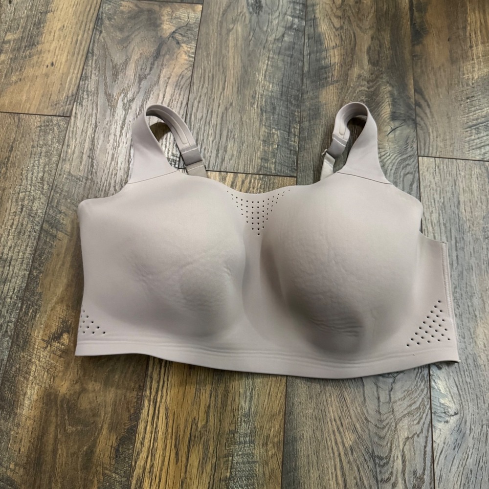 Victoria's Secret Incredible Wireless Bra Taupe Laser Cut Perforated 40DDD Sport